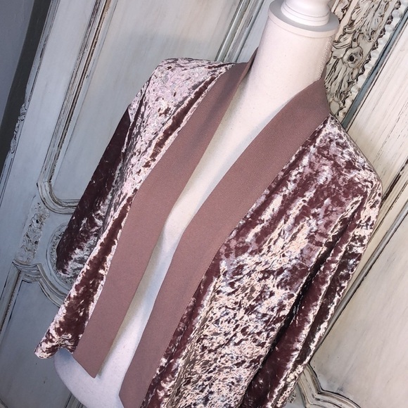 ZARA NWOT Cropped Dusty Mauve Crushed Velvet Kimono Jacket Size S-M - Picture 3 of 11